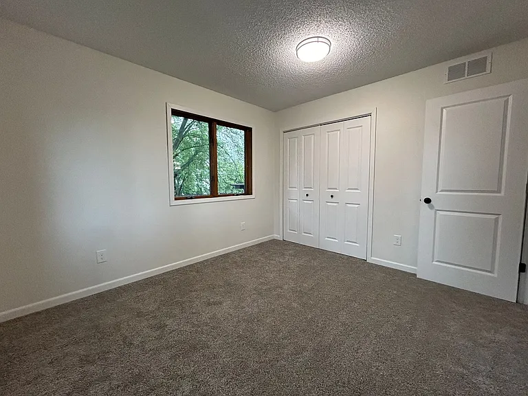 752 Prairie Ridge Rd — Photo 9