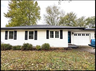 2910 Westlake Dr, Sedalia, MO 65301