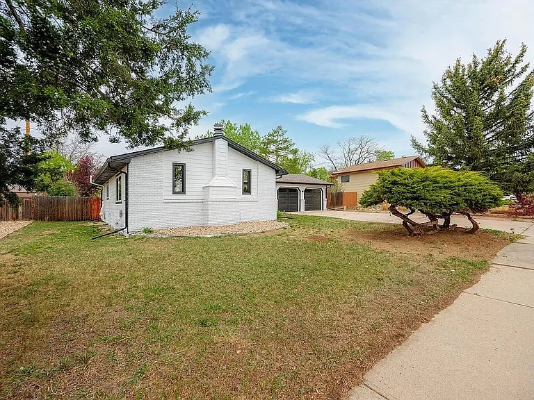 909 Willshire Dr — Photo 34