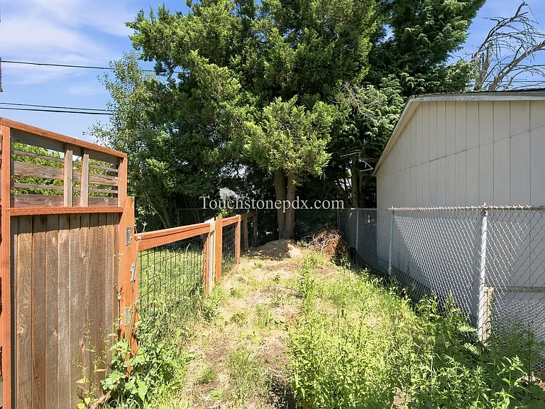 412 NE 167th Pl — Photo 31