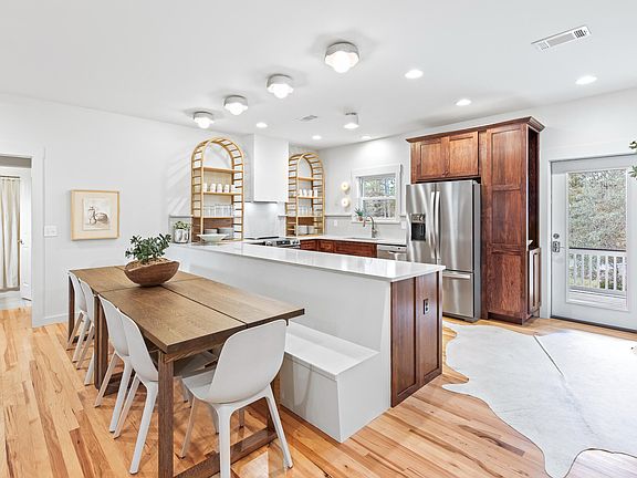 5th image of 378 Eve Cir
