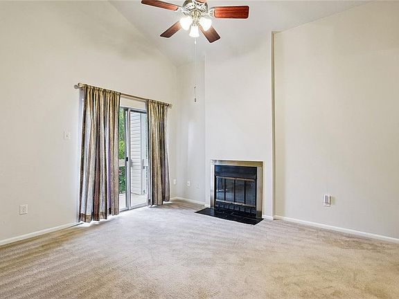 3rd image of 1512 Parkview Blvd #1512