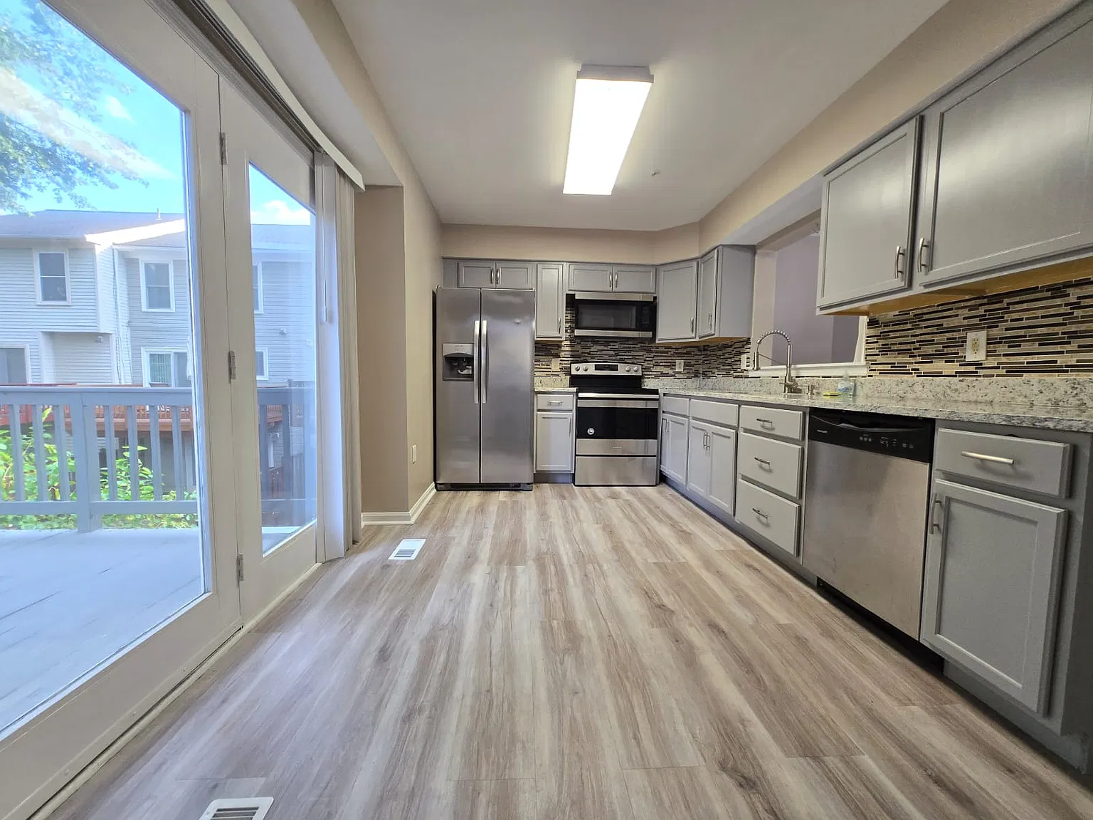 4 bed, 2.5 bath, 1450 sqft, $3,300 — Photo 2