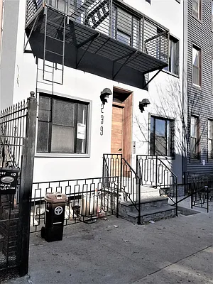 Rented by The Hamilton Group | media 18