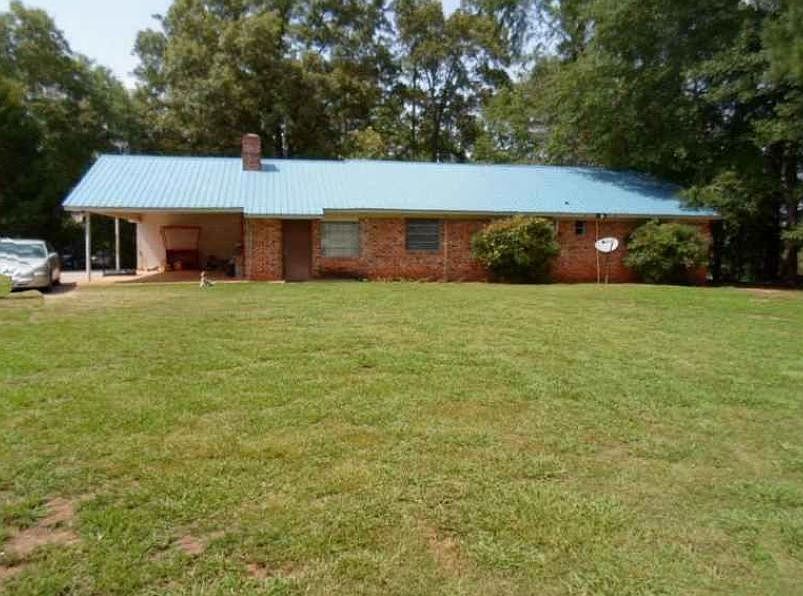 2nd image of 275 Cheryl Ln