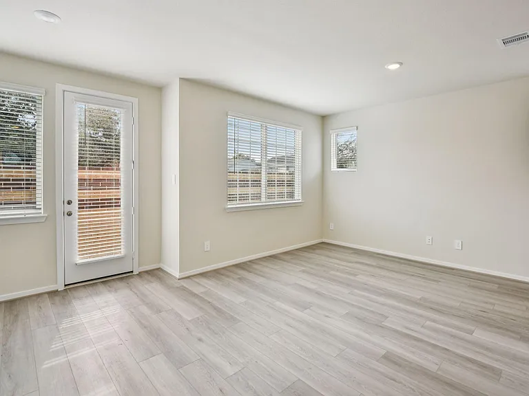 4210 Pine Springs Ct — Photo 14