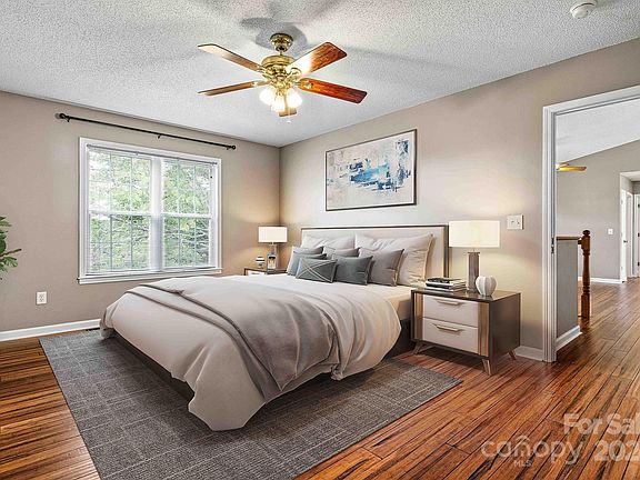 4th image of 214 Taylor Cir