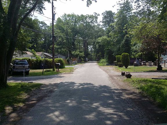 4th image of 46 Peony St