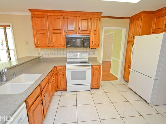 4th image of 2571 Broadmoor Ct