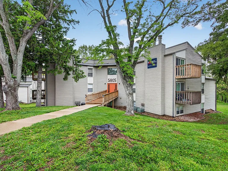Woodhue Apartments — Photo 19