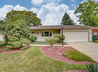 4336 Kenny Rd, Columbus, OH 43220