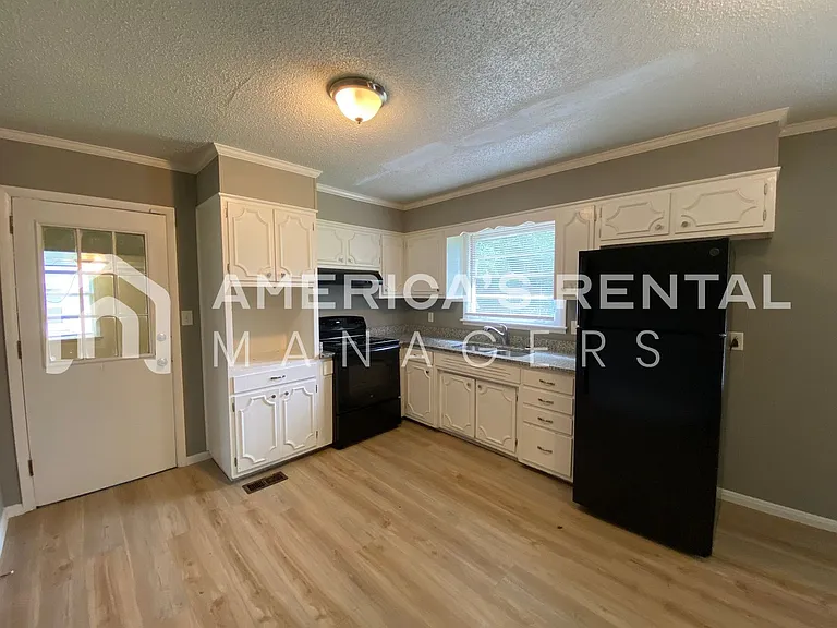 4214 Fortson Ln NW — Photo 9