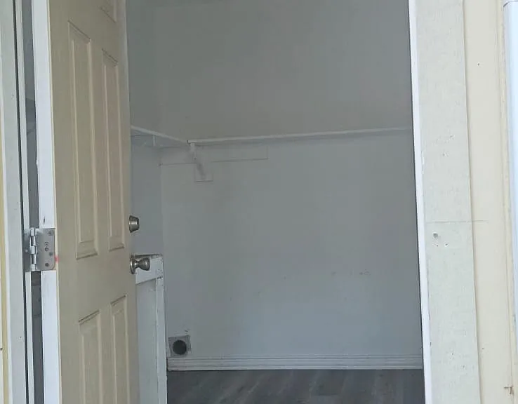 1214 Burleson St — Photo 22