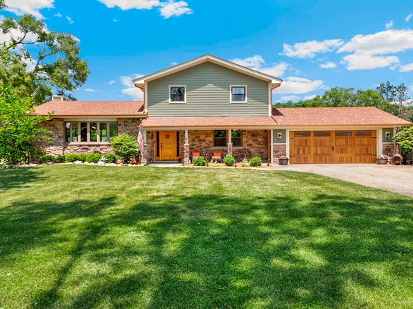27827 W May St, Wauconda, IL 60084