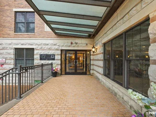 54 Polifly Rd APT 309, Hackensack, NJ 07601