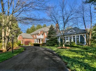 4 Woodhull Dr, Chester, NJ 07930