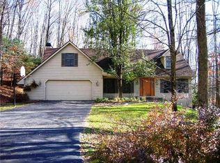 1380 Stratford Woods Dr, Newark, OH 43055