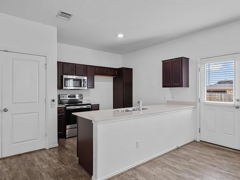 791 Circle Way — Photo 11