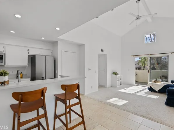 21358 Nandina Ln Unit 204, Santa Clarita, CA 91321