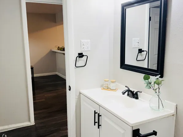 Flats on Wakefield, 8506 Wakefield Dr #E4f402728, San Antonio, TX 78216