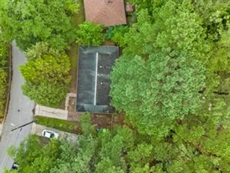713 Grantland Dr — Photo 14