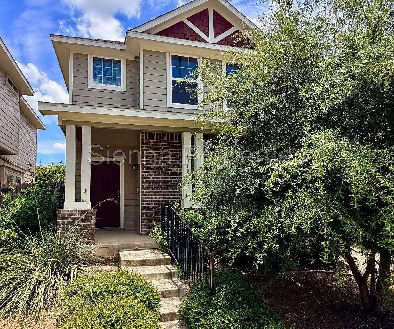 3 bed, 2.5 bath, 1301 sqft, $1,695 — Photo 1