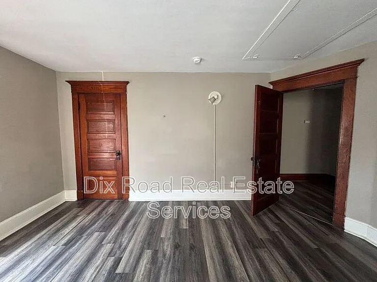 309 Moore St — Photo 18