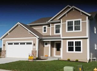 6125 Lillie Ave, Davenport, IA 52806