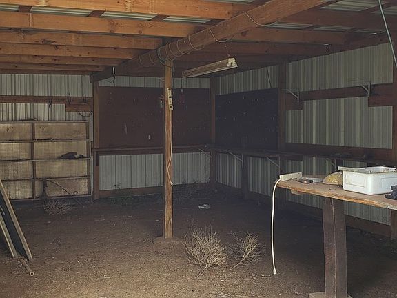 5th image of 101 Skelly Ln