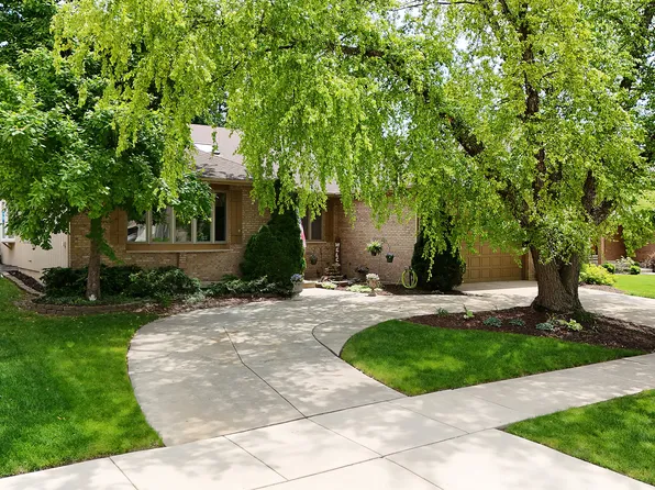 437 N Kevin Dr, Addison, IL 60101
