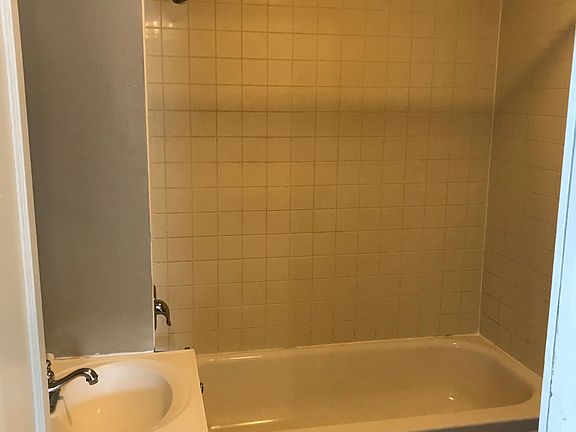 5th image of 448 1st Ave S #2