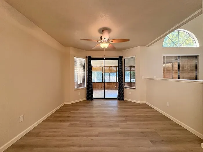 3237 Lowther Way — Photo 8
