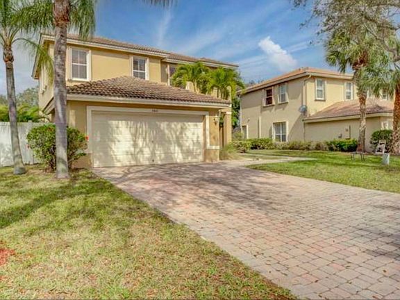 4th image of 5012 Victoria Circle