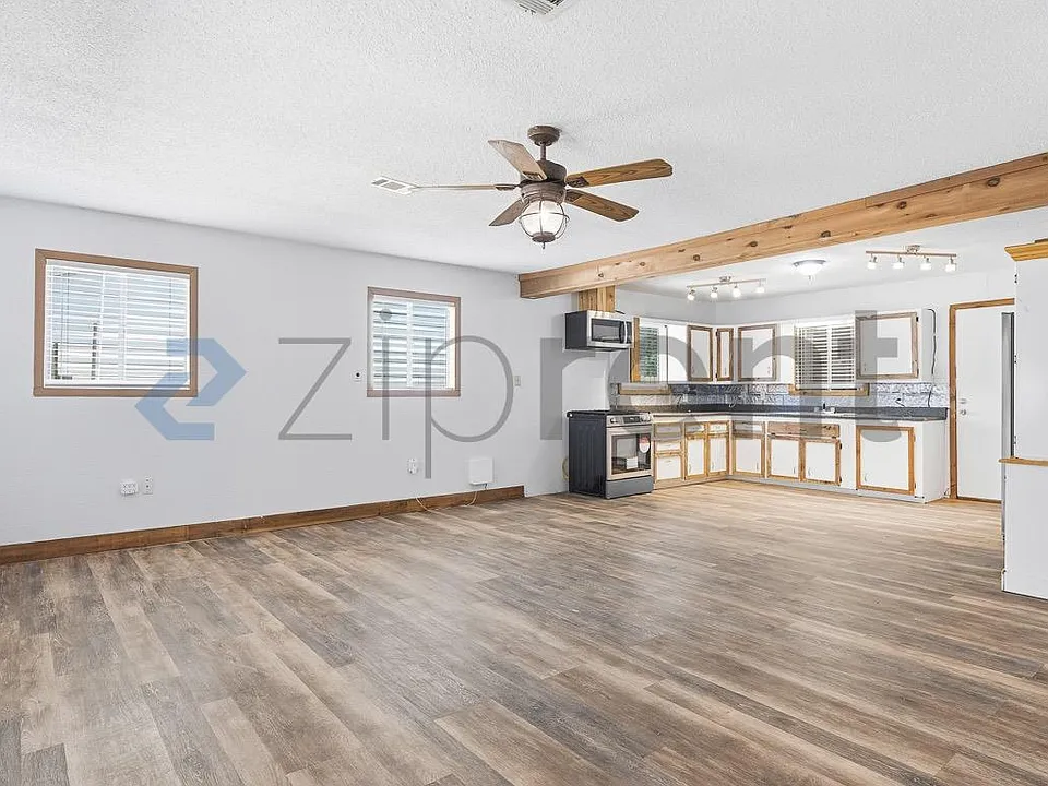 247 Everglade Dr