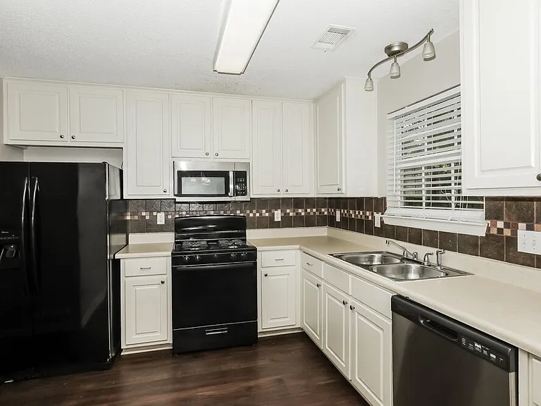 504 Wyntuck Dr — Photo 7