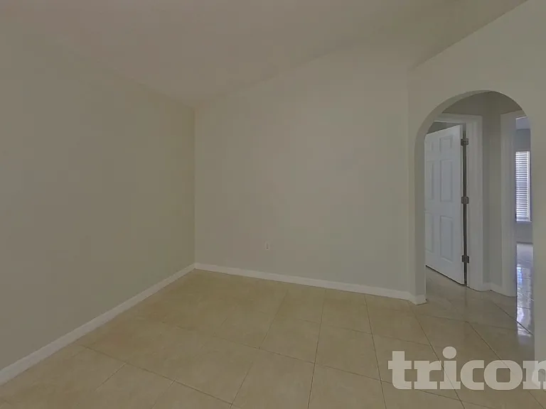 311 Ferrara Ct — Photo 2
