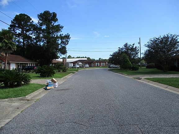 4th image of 820 Amberwood Dr