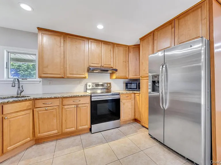 153 Sunrise Ln — Photo 4