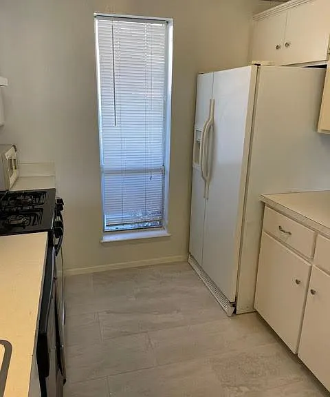 915 N Elm St #3 — Photo 6
