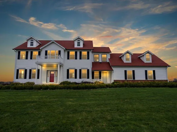 8962 Barclay Rd, Dunkerton, IA 50626