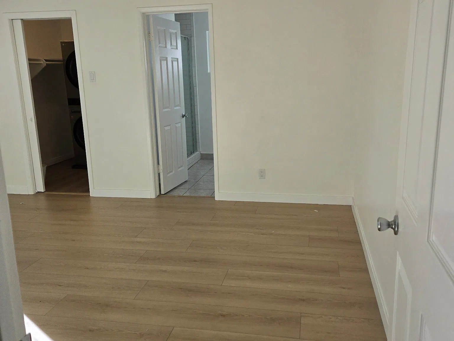 2 bed, 1000 sqft, $3,195 — Photo 4