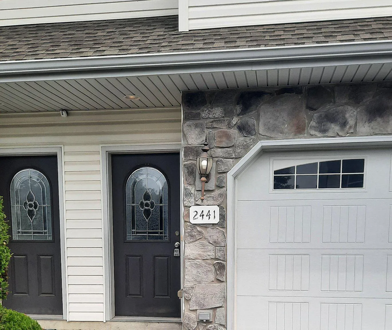 3 bed, 2.5 bath, 2000 sqft, $2,000 — Photo 2