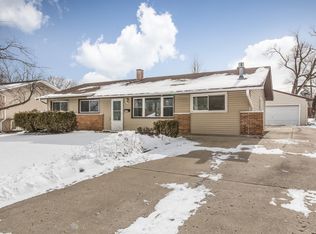 1315 Jefferson Rd, Hoffman Estates, IL 60169