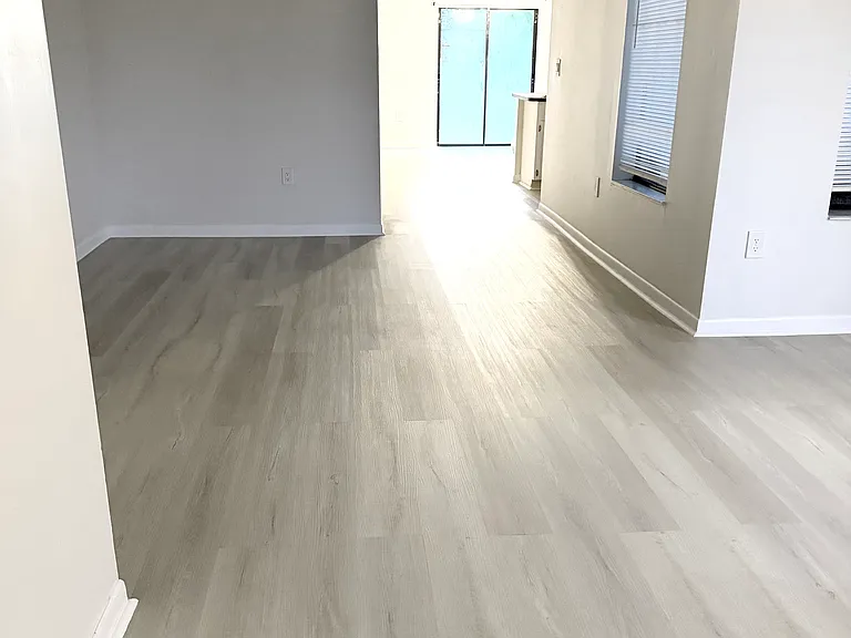 812 SW 10th St — Photo 8