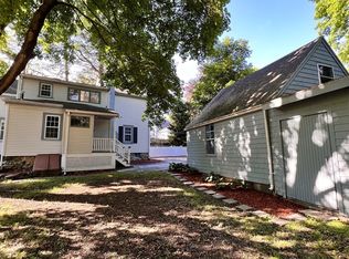6 Oakland Cir, Wellesley, MA 02481
