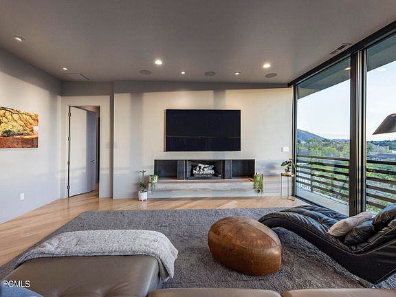 3rd image of 8694 S Alpen Cir