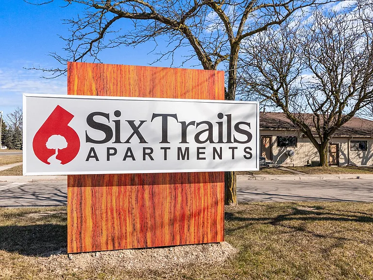 Six Trails Apartments - Saline, MI — Photo 32