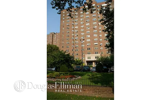 Sold by Douglas Elliman | media 20