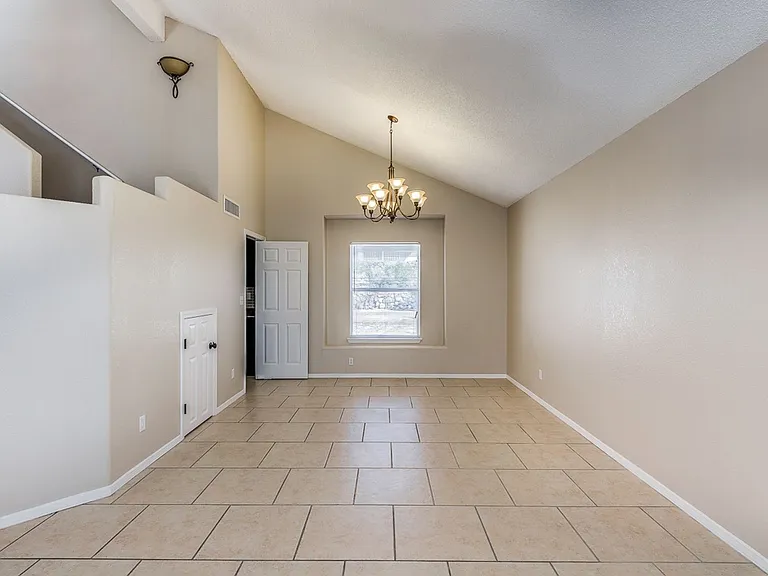 900 Tecate Pl — Photo 5