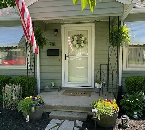 2nd image of 718 Oakwood Ave